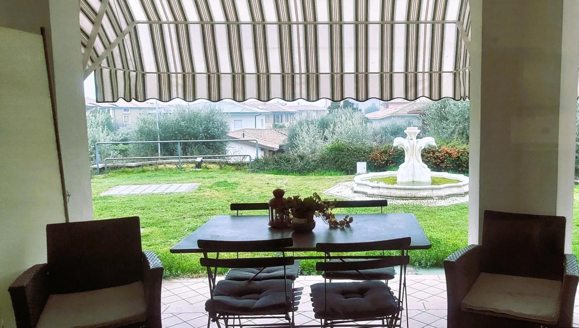 Апартаменти Casa Silvia Паденге-суль-Гарда Екстер'єр фото